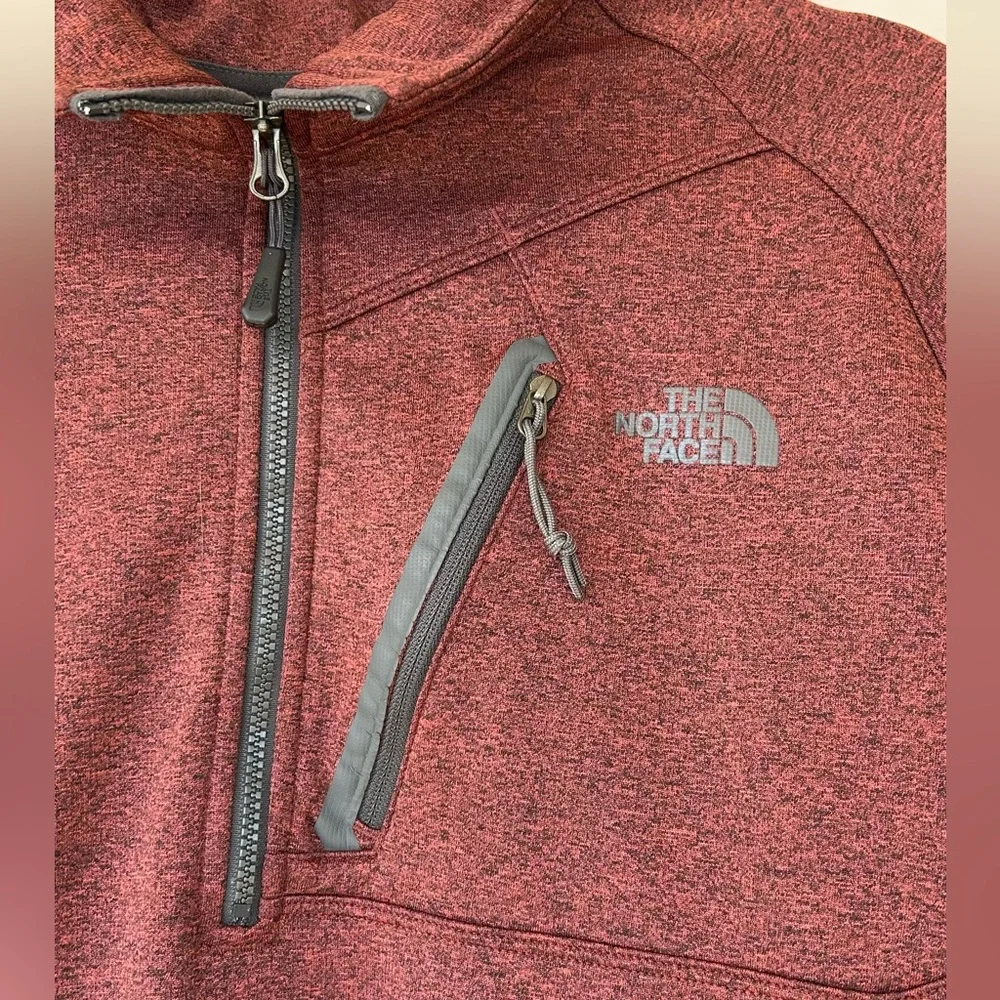 The North Face Men’s 1/4 Zip Mock Neck Size‎ Large